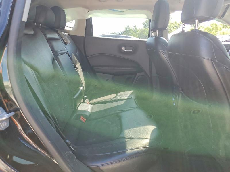 56176356 :رقم المزاد ، 3C4NJDBB6JT325359 vin ، 2018 Jeep Compass مزاد بيع