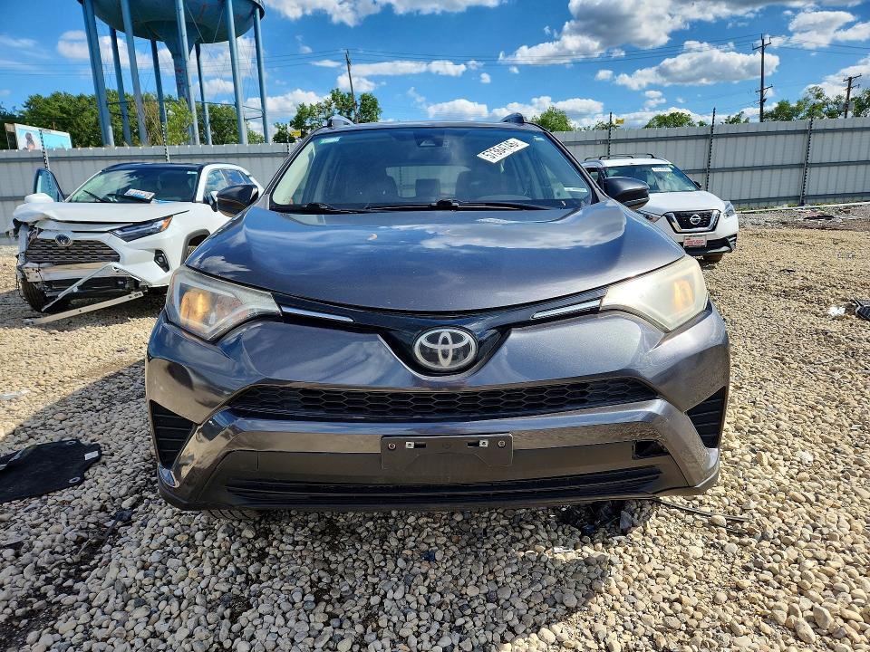 2018 Toyota Rav4 მანქანა იყიდება აუქციონზე, vin: JTMZFREV3JJ185574, აუქციონის ნომერი: 57364746