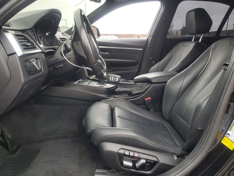 55873436 :رقم المزاد ، WBA8B9G52HNU51705 vin ، 2017 Bmw 330 مزاد بيع