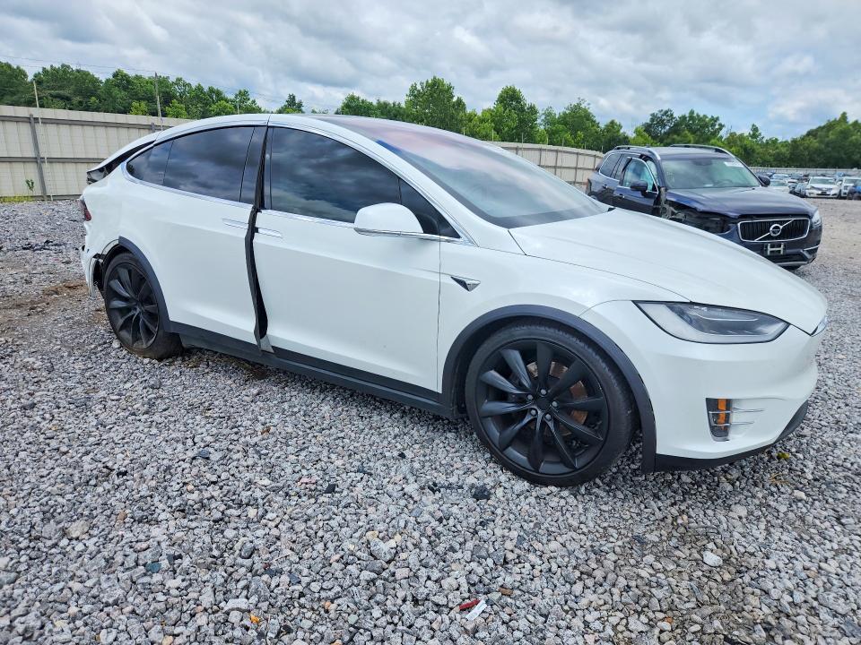 Продаж на аукціоні авто 2017 Tesla Model X, vin: 5YJXCBE20HF077010, номер лоту: 56865366