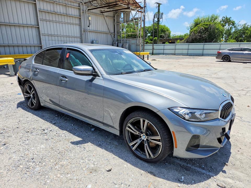 59379606 :رقم المزاد ، 3MW69FF01R8E82228 vin ، 2024 Bmw 330i مزاد بيع