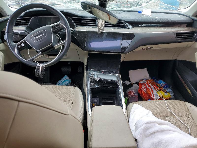 56513026 :رقم المزاد ، WA1LABGE4NB014562 vin ، 2022 Audi E-tron مزاد بيع