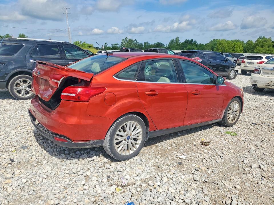 55998926 :رقم المزاد ، 1FADP3J22JL283120 vin ، 2018 Ford Focus مزاد بيع