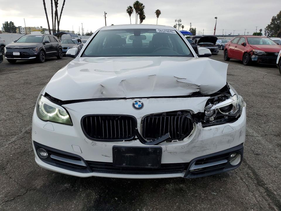 56529846 :رقم المزاد ، WBA5A5C5XFD521457 vin ، 2015 Bmw 528 مزاد بيع