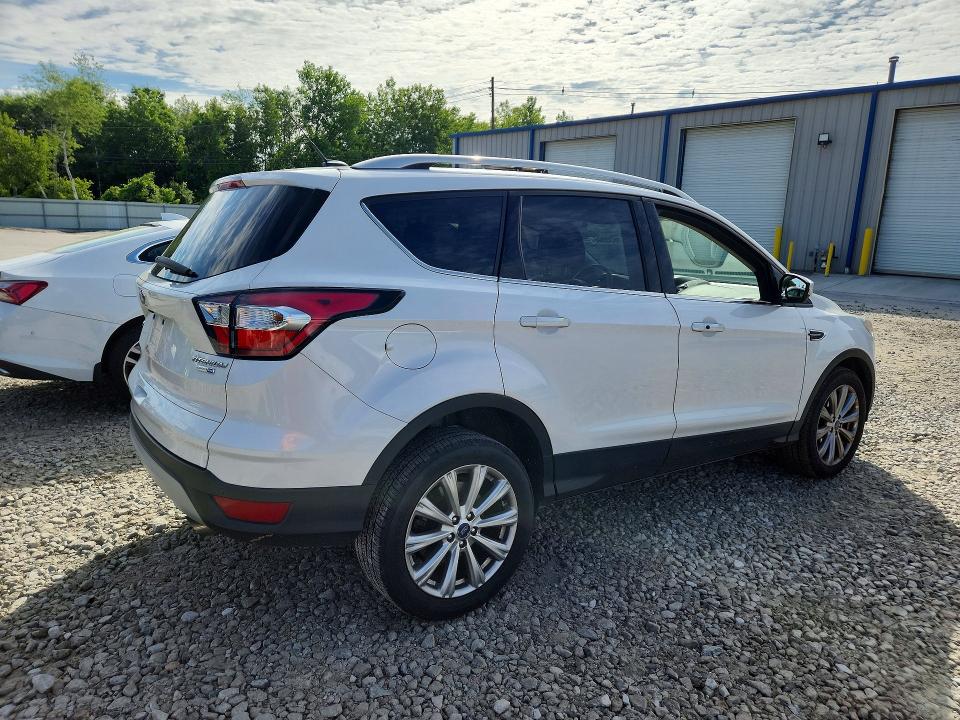 58630396 :رقم المزاد ، 1FMCU9J94HUD98672 vin ، 2017 Ford Escape مزاد بيع