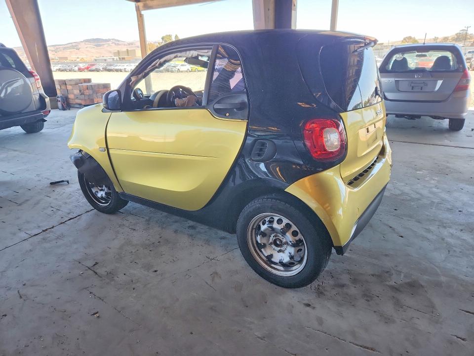 Продаж на аукціоні авто 2016 Smart Fortwo, vin: WMEFJ5DAXGK066675, номер лоту: 57248356