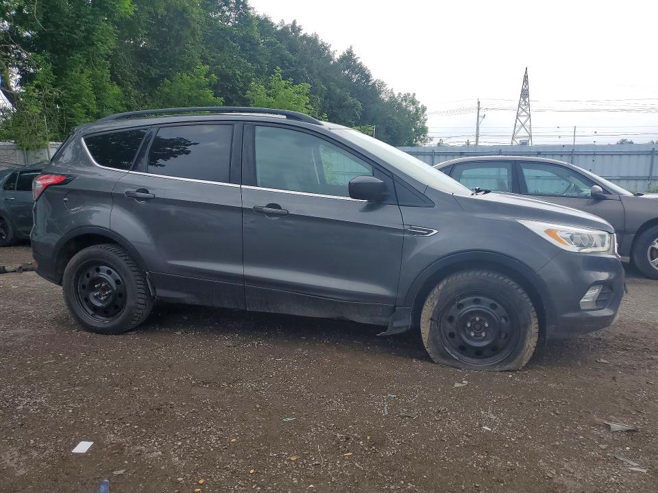 2017 Ford Escape მანქანა იყიდება აუქციონზე, vin: 1FMCU0GD2HUD88679, აუქციონის ნომერი: 55785886