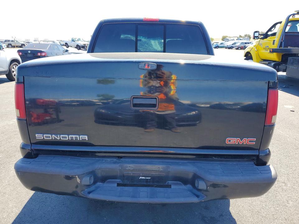 57611336 :رقم المزاد ، 1GTDT13W72K117838 vin ، 2002 Gmc Sonoma مزاد بيع