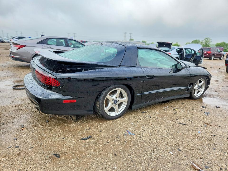 2000 Pontiac Firebird მანქანა იყიდება აუქციონზე, vin: 2G2FV22G1Y2165930, აუქციონის ნომერი: 56428936