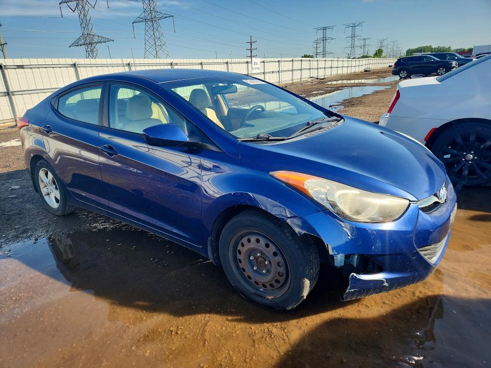 57443996 :رقم المزاد ، KMHDH4AE4DU561243 vin ، 2013 Hyundai Elantra مزاد بيع