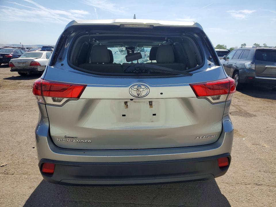 Auction sale of the 2018 Toyota Highlander, vin: 5TDJZRFH1JS878658, lot number: 56572436