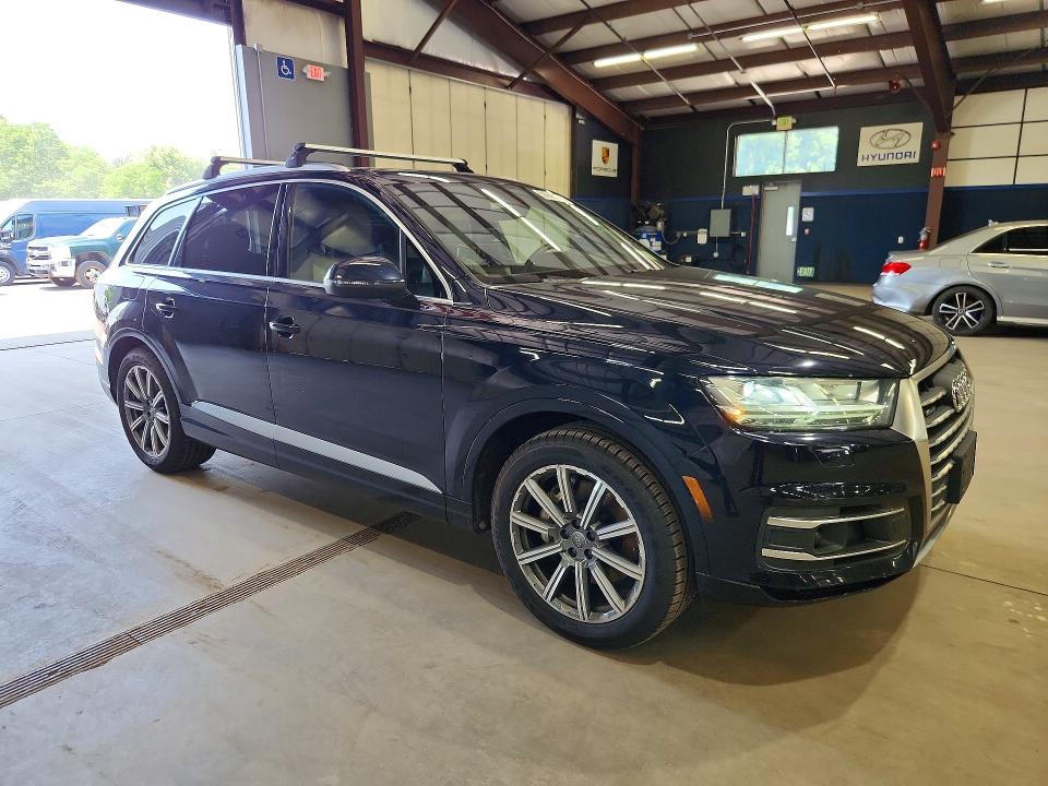 58945706 :رقم المزاد ، WA1VAAF7XHD036659 vin ، 2017 Audi Q7 مزاد بيع