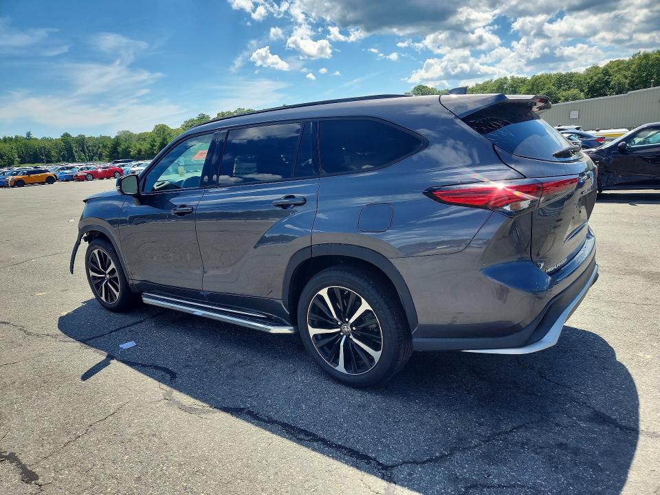 Продаж на аукціоні авто 2022 Toyota Highlander, vin: 5TDJZRBH8NS168250, номер лоту: 57859166