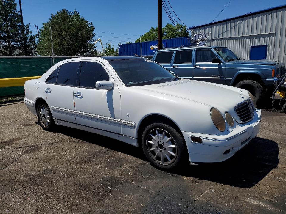 57679916 :رقم المزاد ، WDBJF82J1YX036370 vin ، 2000 Mercedes-benz E مزاد بيع
