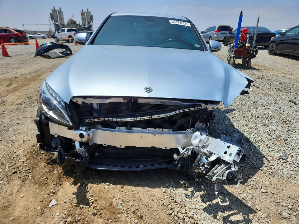 2018 Mercedes-benz C მანქანა იყიდება აუქციონზე, vin: 55SWF4HB3JU256138, აუქციონის ნომერი: 56173556