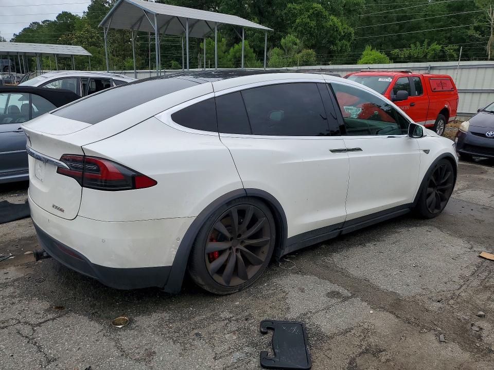 2016 Tesla Model X მანქანა იყიდება აუქციონზე, vin: 5YJXCBE40GF008995, აუქციონის ნომერი: 57829586