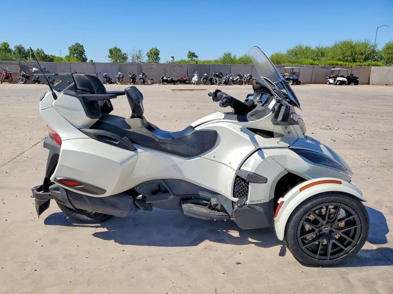 55442516 :رقم المزاد ، 2BXNBDD23JV000639 vin ، 2018 Can-am Spyder Roadster مزاد بيع
