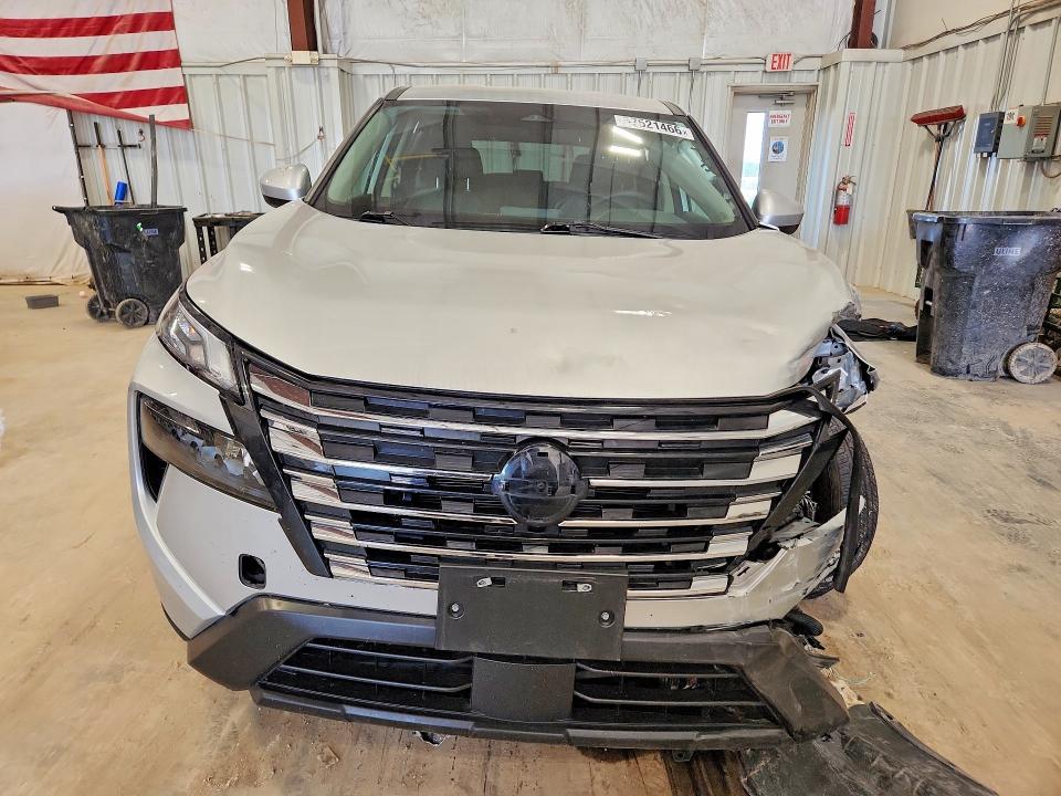 57521466 :رقم المزاد ، 5N1BT3BB4SC832387 vin ، 2025 Nissan Rogue مزاد بيع