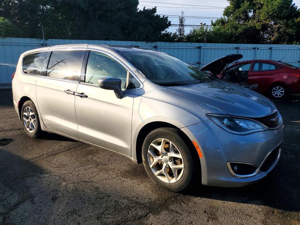 Продаж на аукціоні авто 2018 Chrysler Pacifica, vin: 2C4RC1FG6JR275033, номер лоту: 57908366