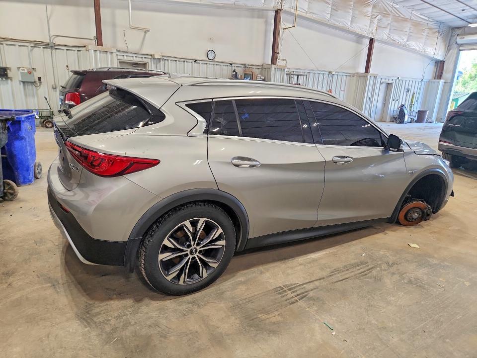56496366 :رقم المزاد ، SJKCH5CR1HA024646 vin ، 2017 Infiniti Qx30 مزاد بيع