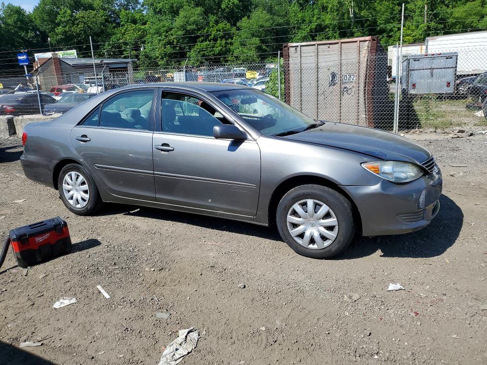 55967776 :رقم المزاد ، 4T1BE30KX5U964145 vin ، 2005 Toyota Camry مزاد بيع