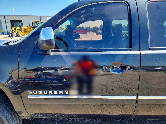 2011 Chevrolet Suburban მანქანა იყიდება აუქციონზე, vin: 1GNSCKE02BR281891, აუქციონის ნომერი: 55617136