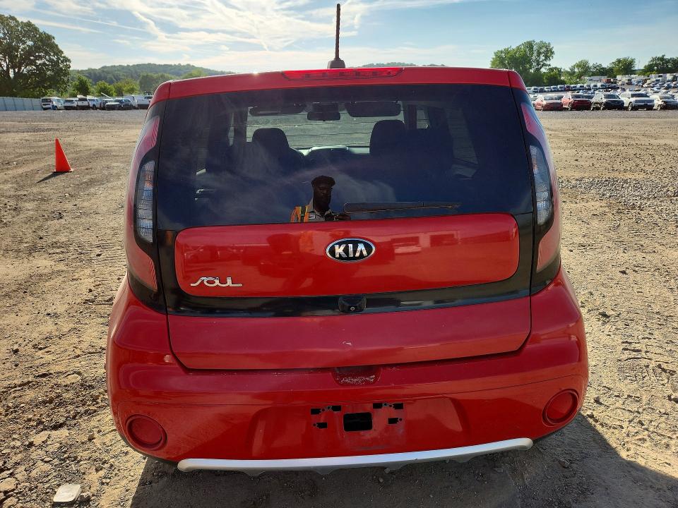 Продаж на аукціоні авто 2018 Kia Soul, vin: KNDJP3A54J7574623, номер лоту: 56026876