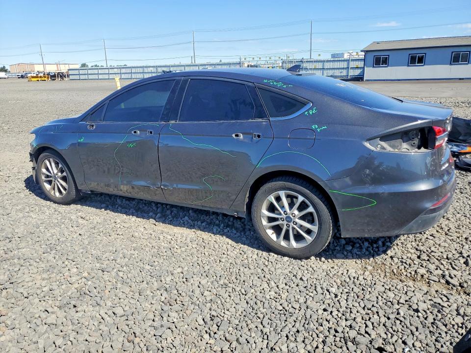 57078786 :رقم المزاد ، 3FA6P0HD1LR149895 vin ، 2020 Ford Fusion مزاد بيع