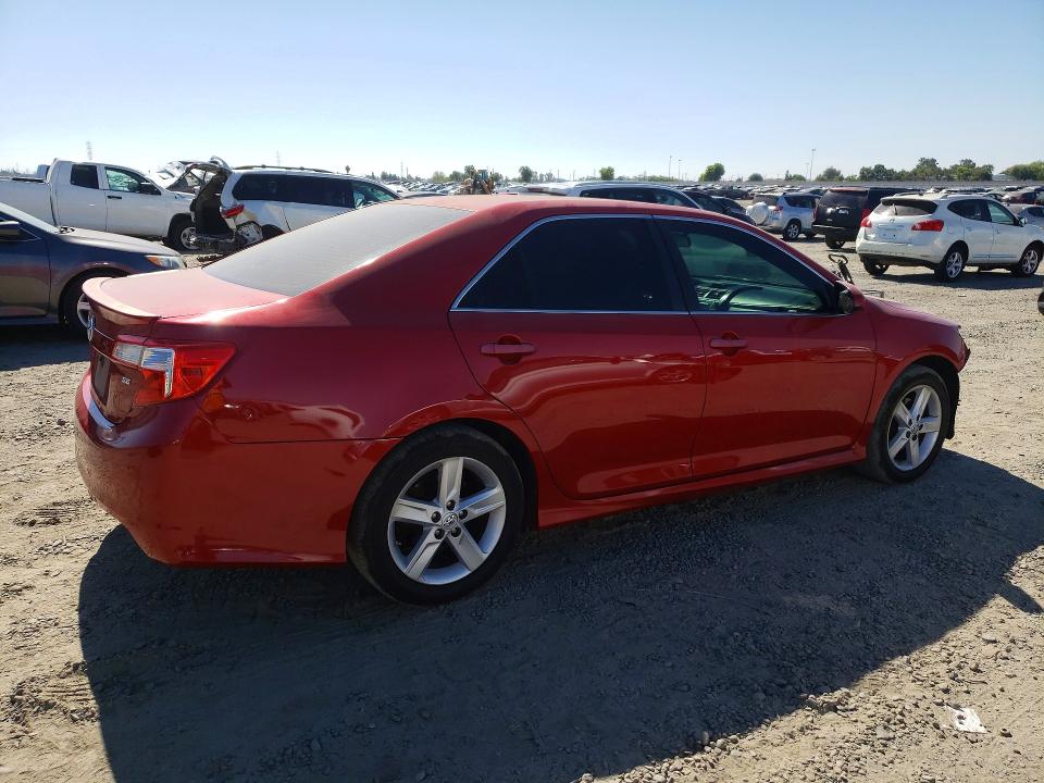 58738506 :رقم المزاد ، 4T1BF1FK7EU754546 vin ، 2014 Toyota Camry مزاد بيع