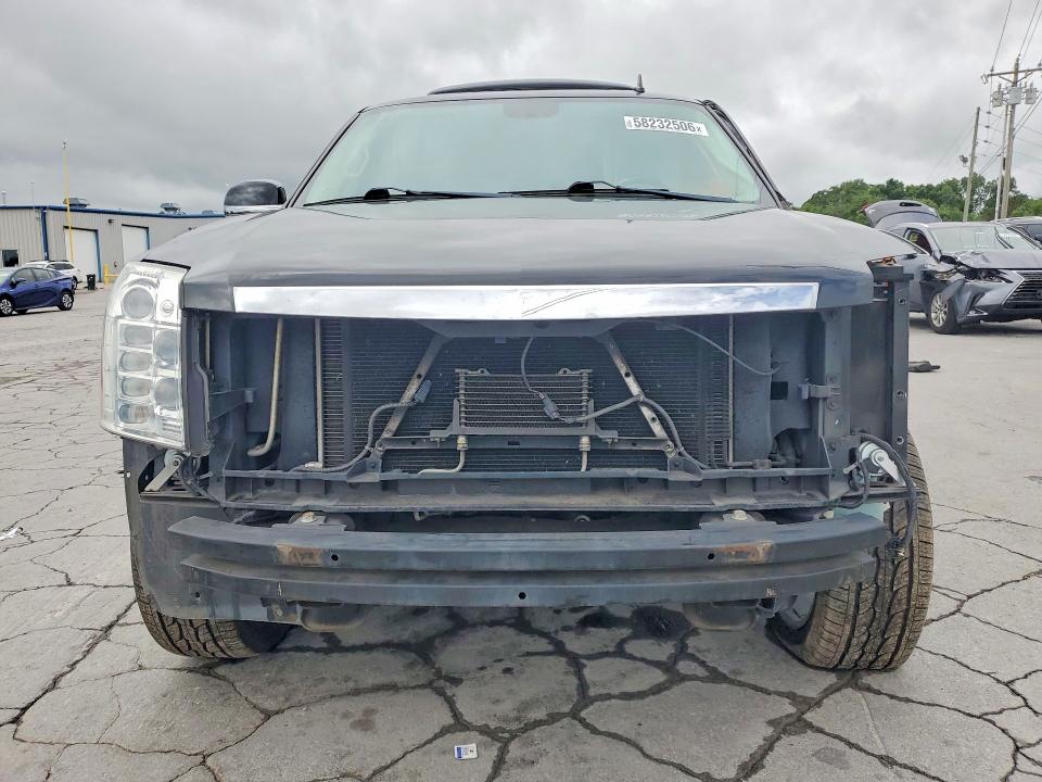 2011 Cadillac Escalade მანქანა იყიდება აუქციონზე, vin: 1GYS4DEF8BR161870, აუქციონის ნომერი: 58232506