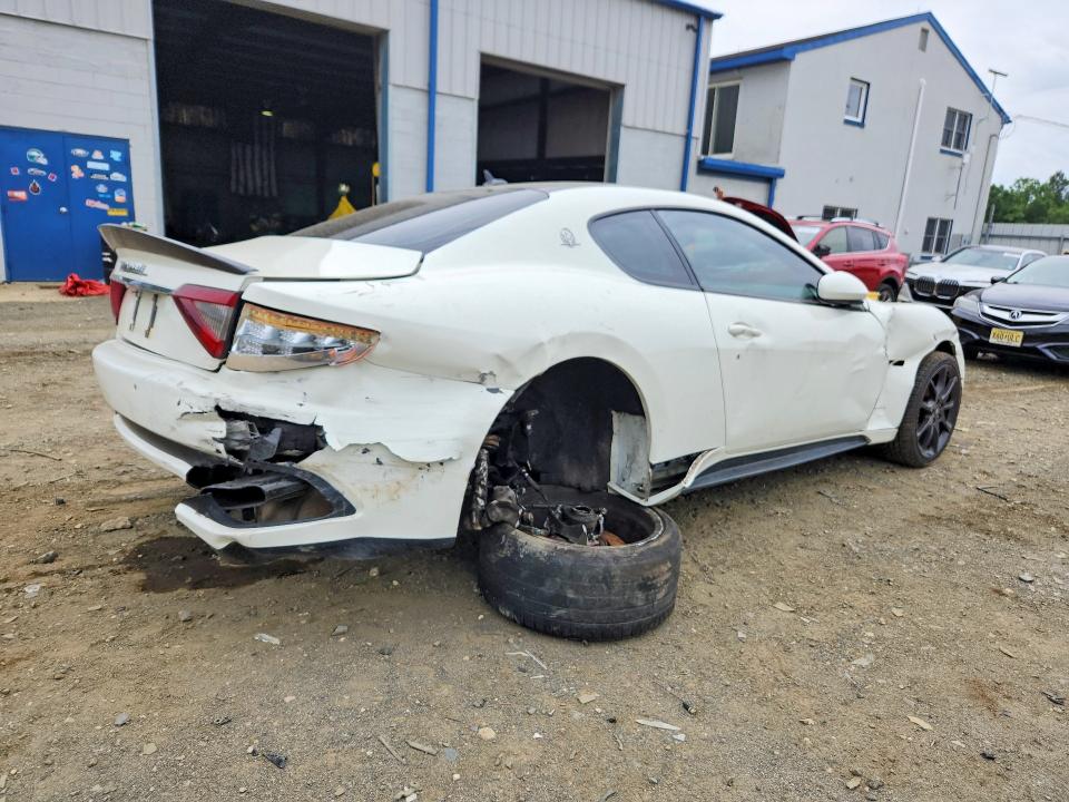 2013 Maserati Granturismo მანქანა იყიდება აუქციონზე, vin: ZAM45VLA5D0069739, აუქციონის ნომერი: 58178286