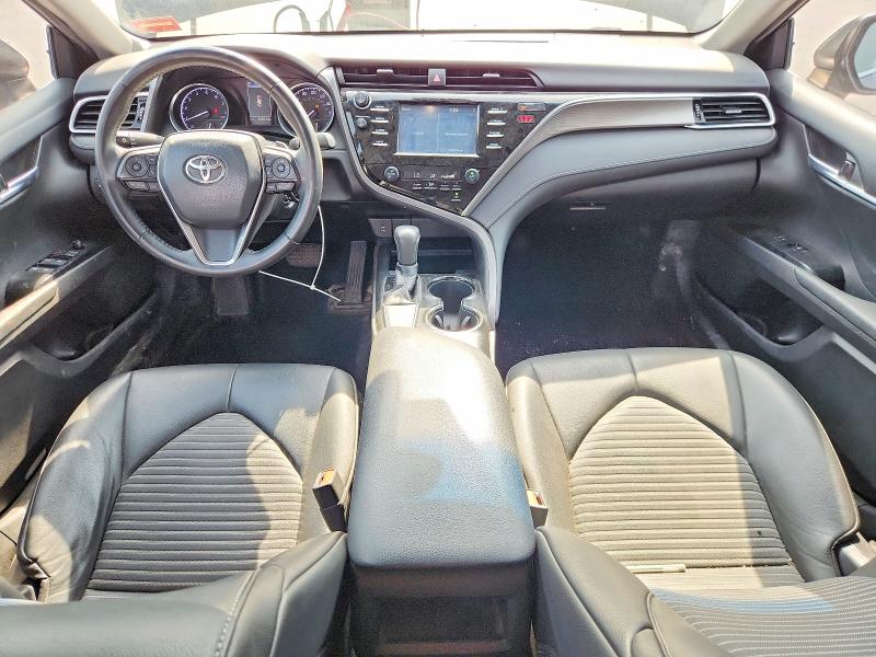 59086796 :رقم المزاد ، 4T1B11HK5JU598142 vin ، 2018 Toyota Camry مزاد بيع