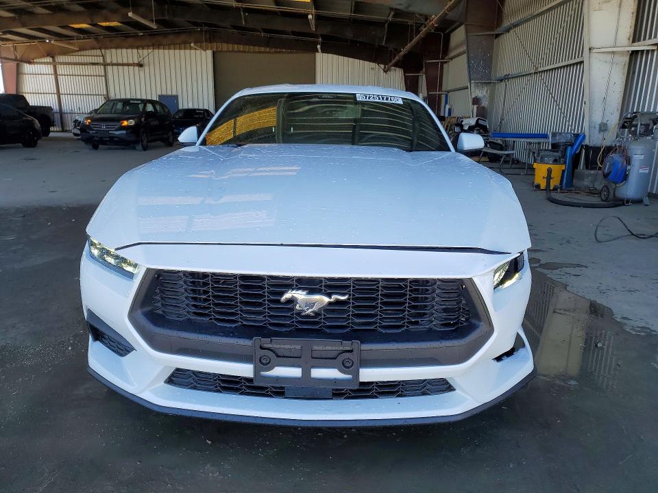 Продажа на аукционе авто 2026 Ford Mustang, vin: 1FA6P8THXT5121668, номер лота: 57251776