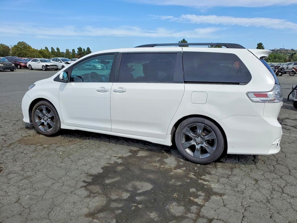 2016 Toyota Sienna მანქანა იყიდება აუქციონზე, vin: 5TDXK3DCXGS764461, აუქციონის ნომერი: 59131026
