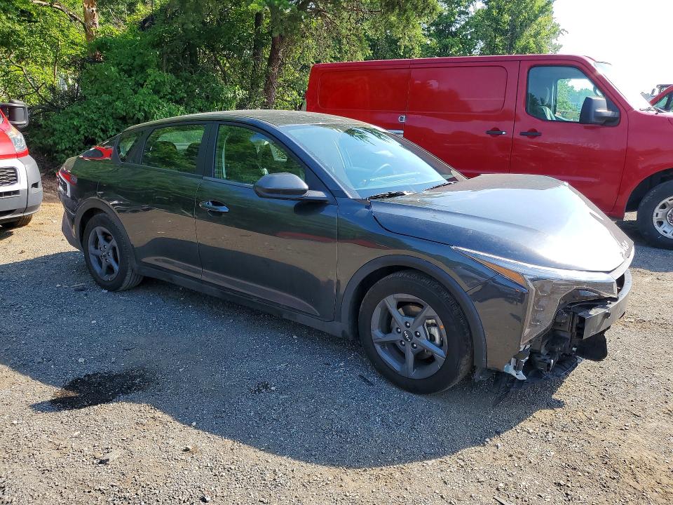 2025 Kia K4 მანქანა იყიდება აუქციონზე, vin: 3KPFT4DE2SE118270, აუქციონის ნომერი: 58289066