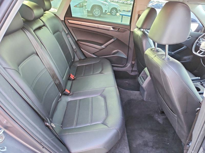 Продажа на аукционе авто 2018 Volkswagen Passat, vin: 1VWAA7A36JC039997, номер лота: 55868346
