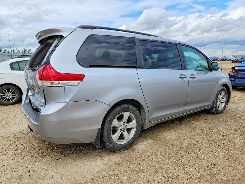 2013 Toyota Sienna მანქანა იყიდება აუქციონზე, vin: 5TDKK3DC8DS367059, აუქციონის ნომერი: 56432536