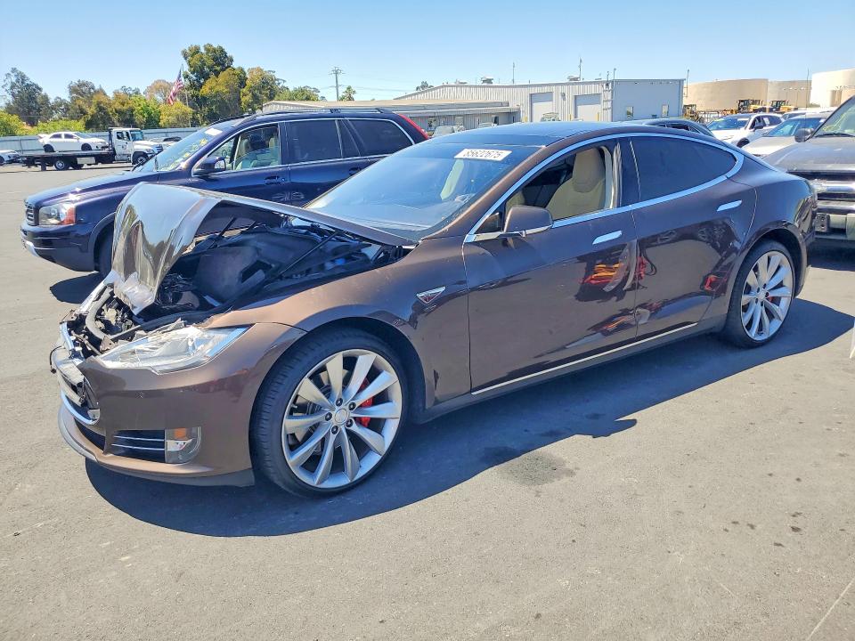 2014 Tesla Model S მანქანა იყიდება აუქციონზე, vin: 5YJSA1H16EFP35857, აუქციონის ნომერი: 85622675