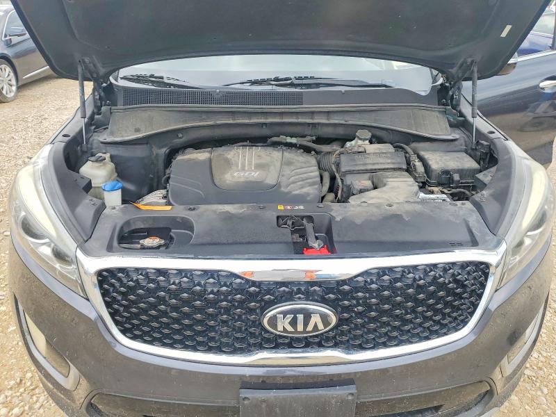 2017 Kia Sorento მანქანა იყიდება აუქციონზე, vin: 5XYPHDA59HG204357, აუქციონის ნომერი: 58036396