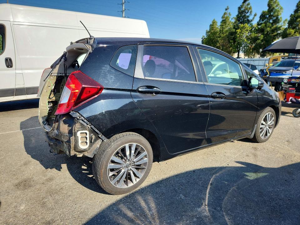 58323746 :رقم المزاد ، 3HGGK5H88FM762693 vin ، 2015 Honda Fit مزاد بيع
