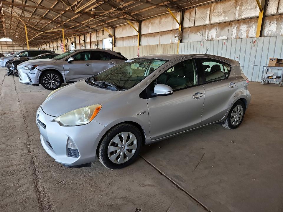 56348656 :رقم المزاد ، JTDKDTB33C1509343 vin ، 2012 Toyota Prius C مزاد بيع