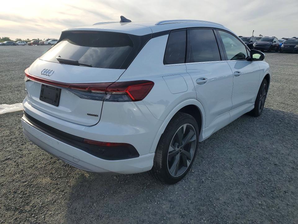 55589706 :رقم المزاد ، WA1J2BFZ2NP042288 vin ، 2022 Audi Q4 E-tron مزاد بيع