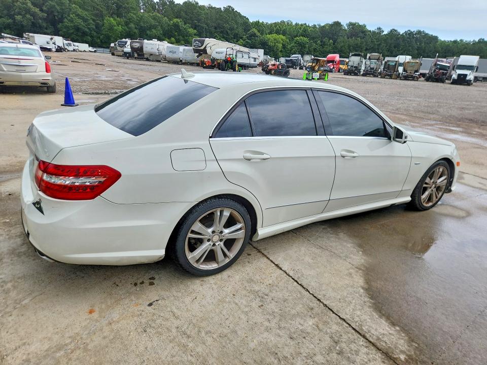 2012 Mercedes-benz E მანქანა იყიდება აუქციონზე, vin: WDDHF5KB2CA555596, აუქციონის ნომერი: 58264386