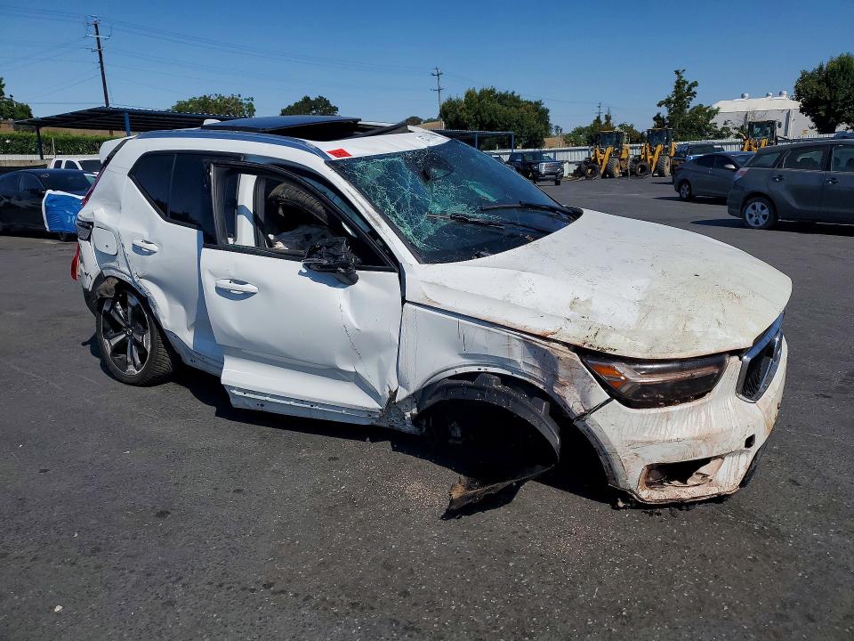 57712466 :رقم المزاد ، YV4162UK1L2261198 vin ، 2020 Volvo Xc40 مزاد بيع
