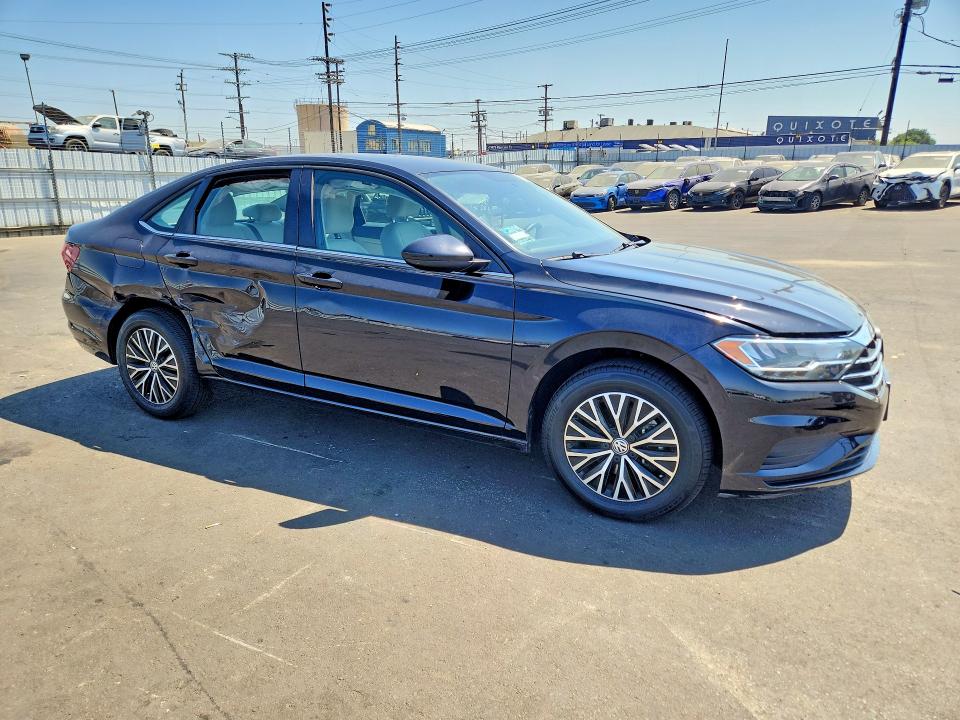 55767576 :رقم المزاد ، 3VWC57BUXMM086067 vin ، 2021 Volkswagen Jetta مزاد بيع