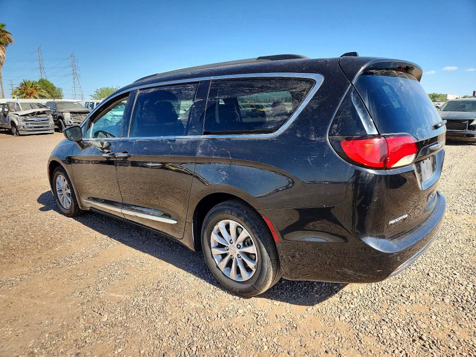 57519336 :رقم المزاد ، 2C4RC1BG0HR613297 vin ، 2017 Chrysler Pacifica مزاد بيع