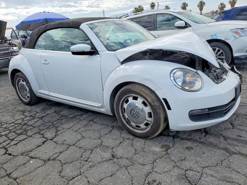 2015 Volkswagen Beetle მანქანა იყიდება აუქციონზე, vin: 3VW517AT9FM809651, აუქციონის ნომერი: 58324626