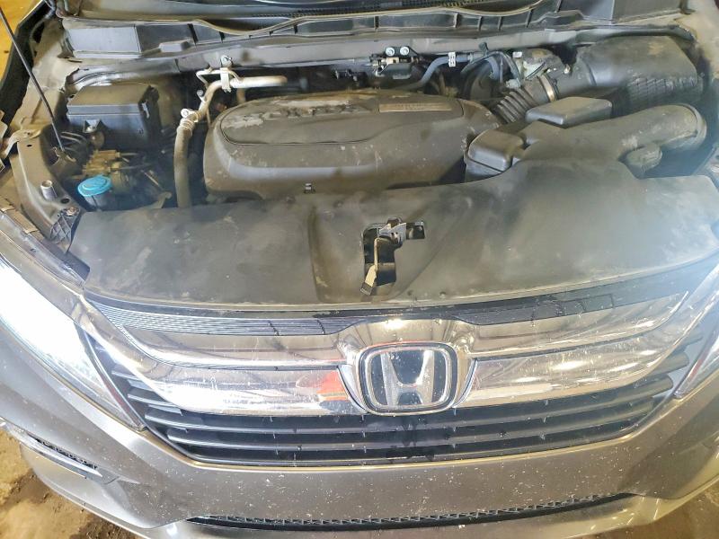 57750836 :رقم المزاد ، 5FNRL6H90JB019686 vin ، 2018 Honda Odyssey مزاد بيع