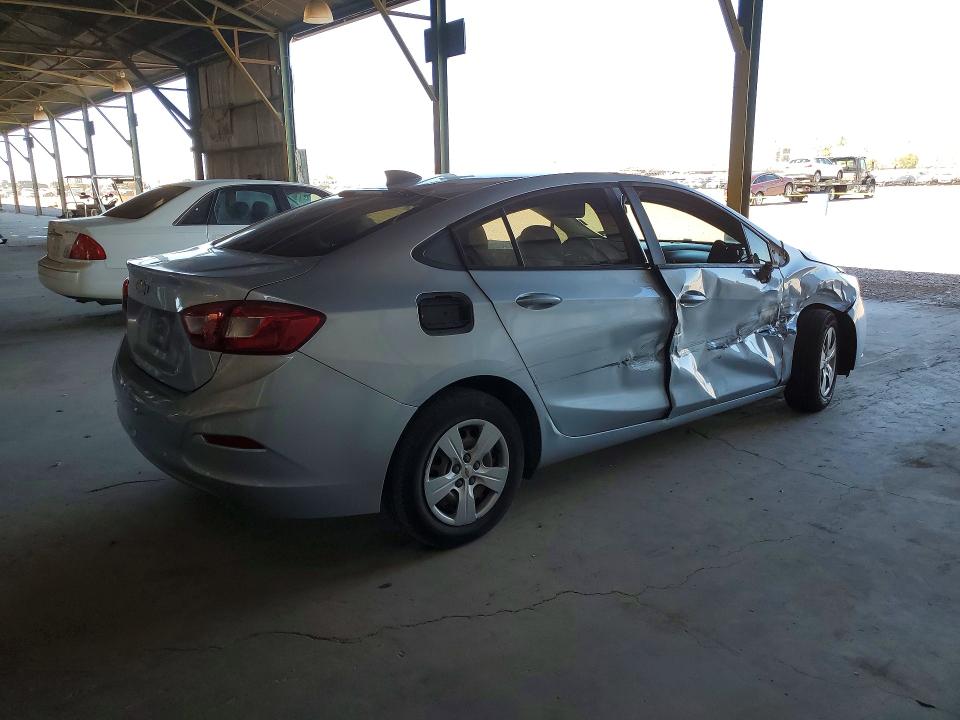 59031566 :رقم المزاد ، 1G1BC5SM8J7215253 vin ، 2018 Chevrolet Cruze مزاد بيع