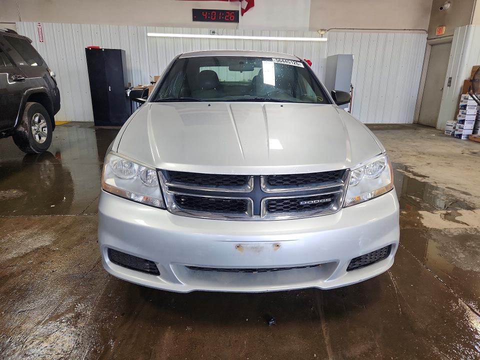 56445126 :رقم المزاد ، 1B3BD4FB9BN588355 vin ، 2011 Dodge Avenger مزاد بيع